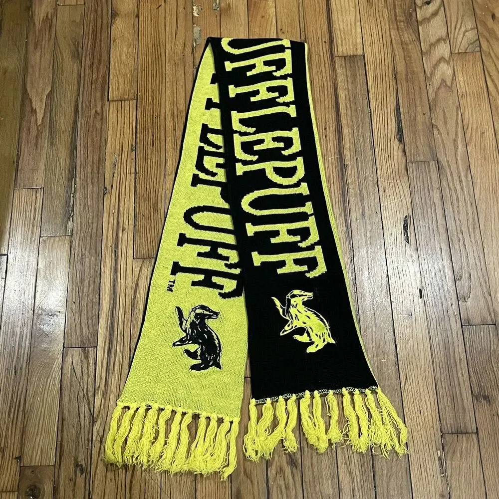 Wizarding World Harry Potter Hufflepuff Fringe Scarf Universal Studios